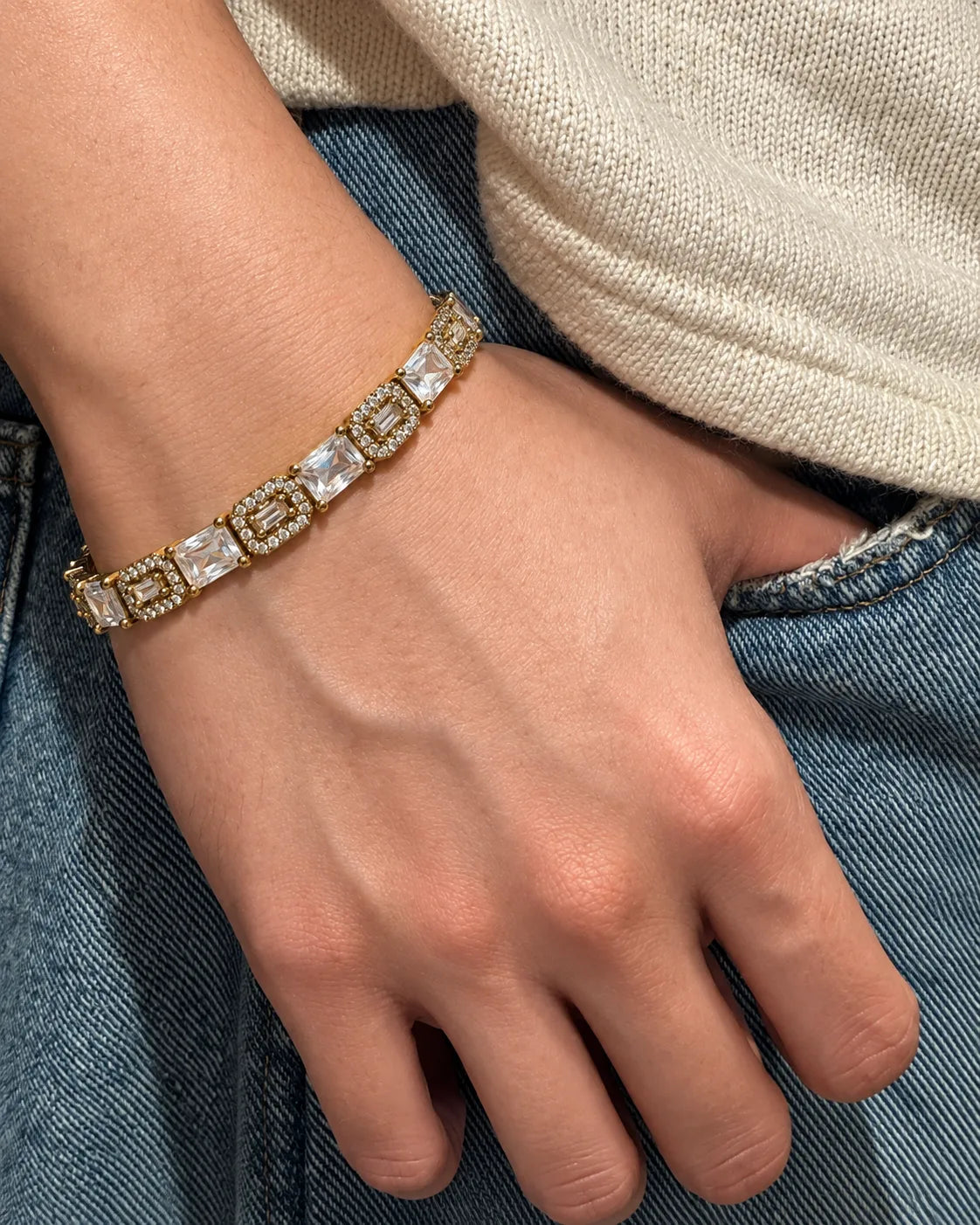 Nazakat Baguette Bangle