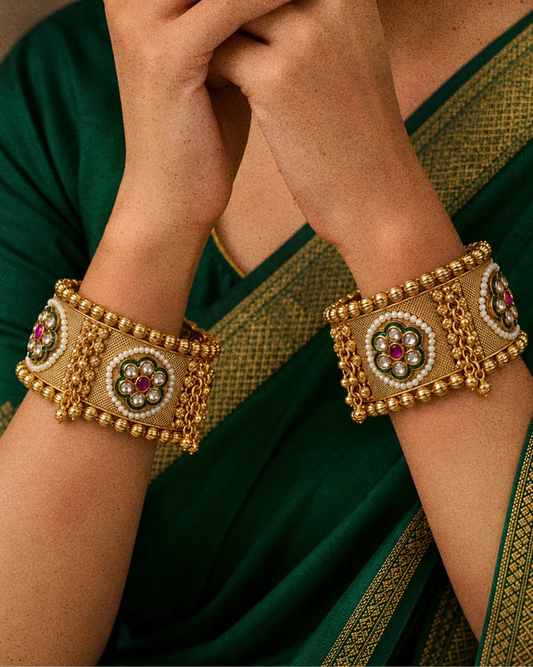 Jharokha Kundan Cuff